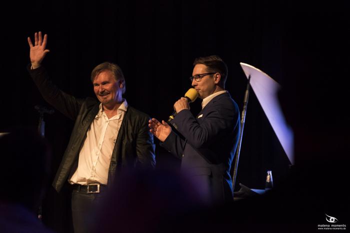 matena moments / Brillenball