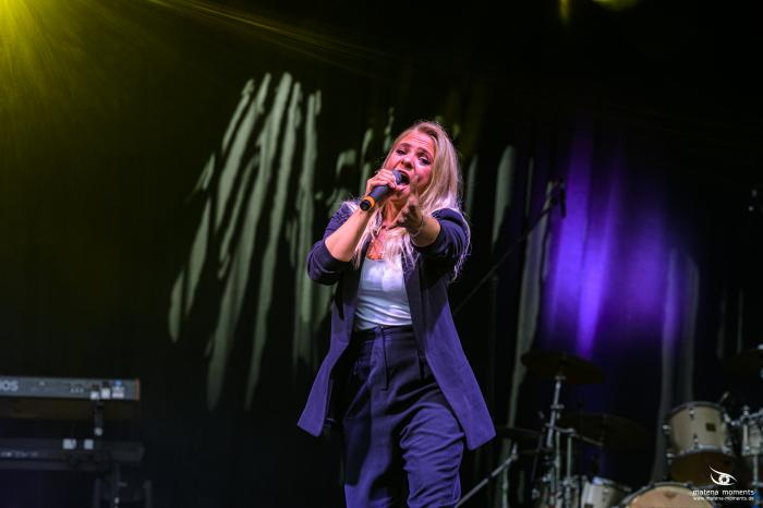 matena moments / Brillenball