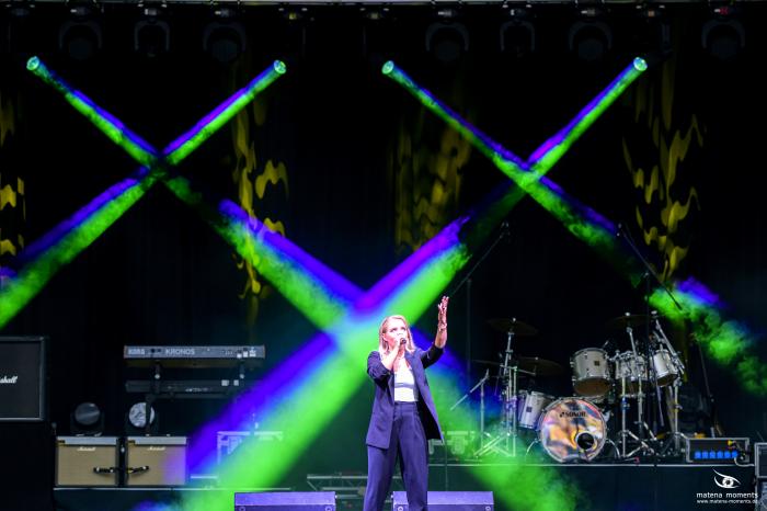 matena moments / Brillenball