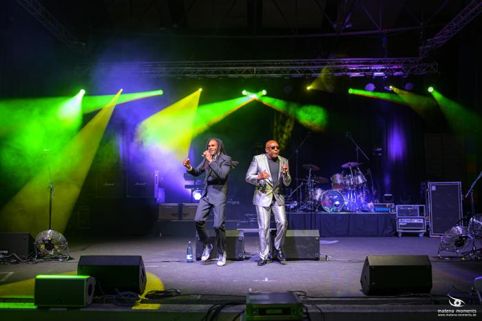 matena moments / Brillenball