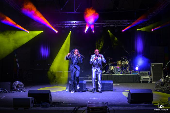 matena moments / Brillenball