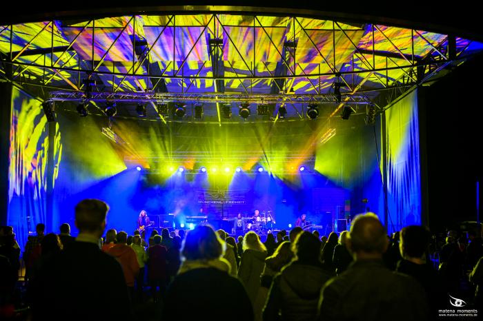 matena moments / Brillenball