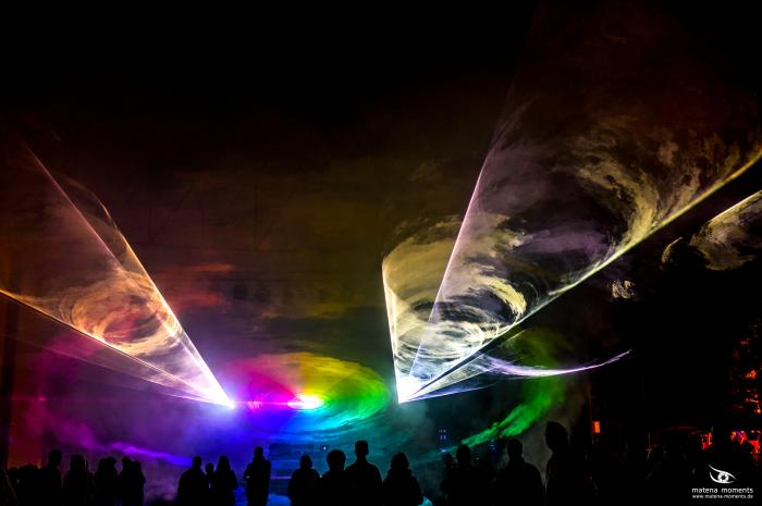 matena moments / Brillenball