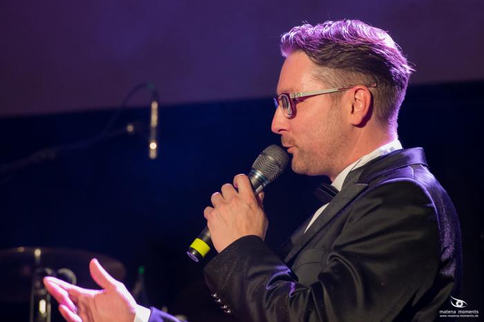 matena moments / Brillenball