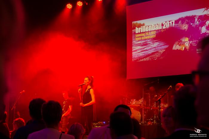 matena moments / Brillenball