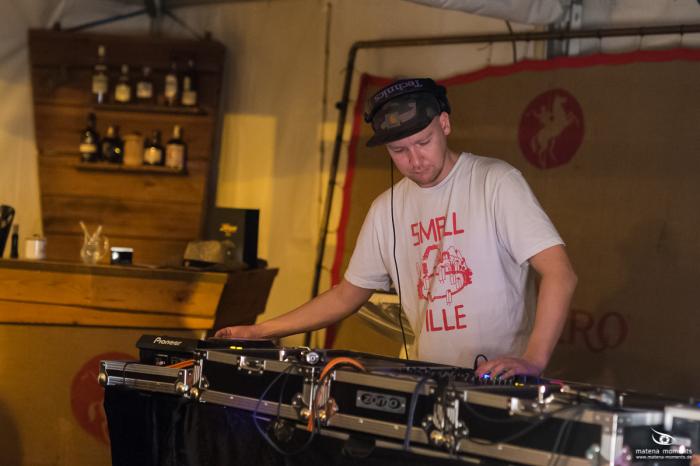 matena moments / Brillenball