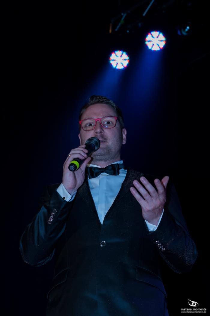 matena moments / Brillenball