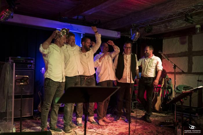 matena moments / Business