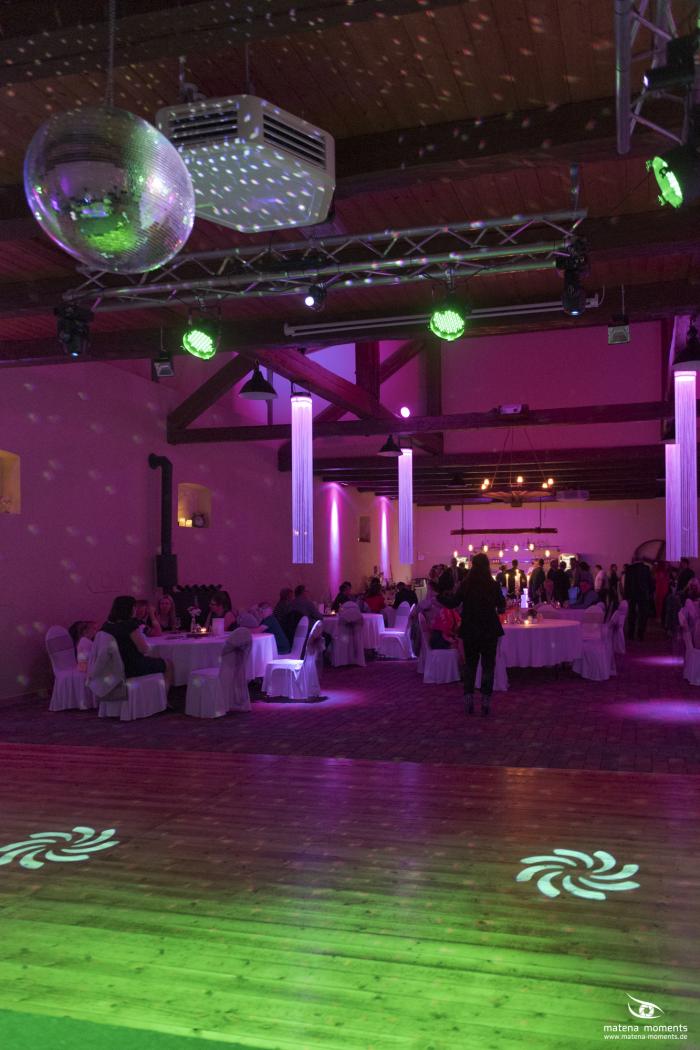 matena moments / Business