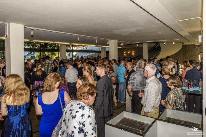 matena moments / Business