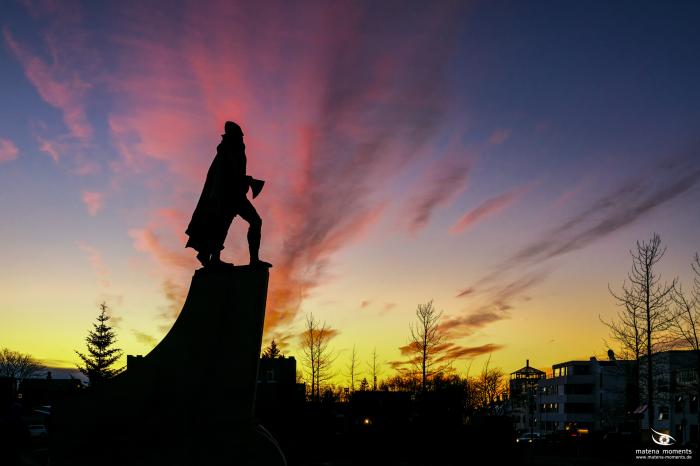 matena moments / Island