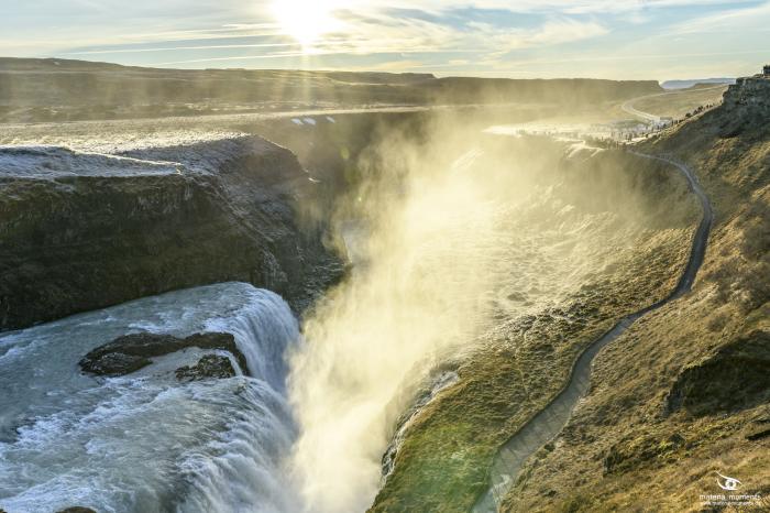 matena moments / Island