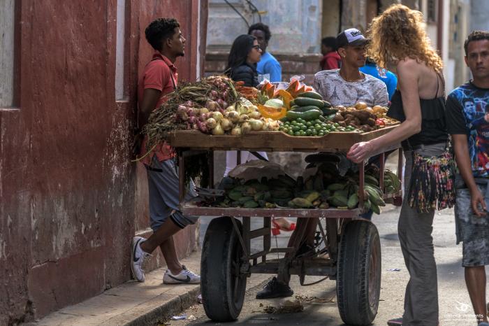 matena moments / Kuba