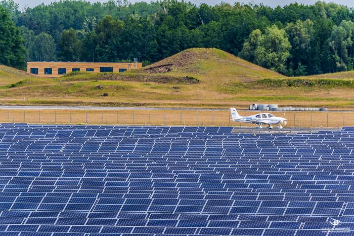 matena moments / Business