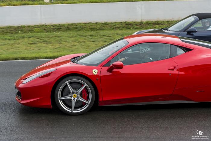 matena moments / Business