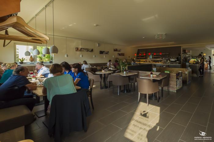 matena moments / Business