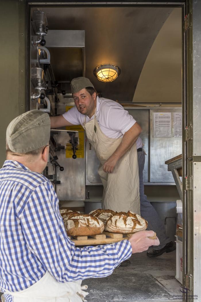 matena moments / Business